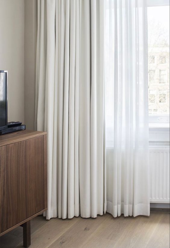 Tende per il Soggiorno in Lino: Una Scelta Elegante e Naturale per la tua Casa